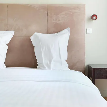 Du Louvre Aparthotel Parigi